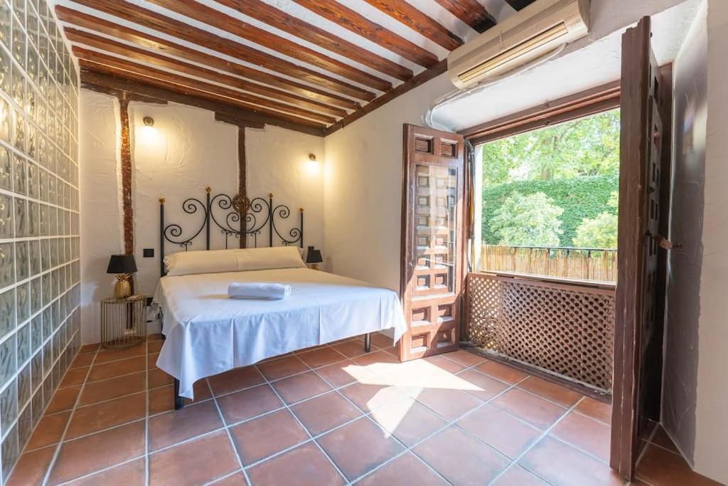 Encantador Apartamento En Calle Segovia Мадрид Экстерьер фото
